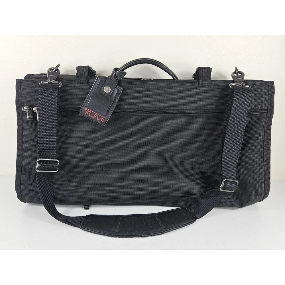 Tumi Alpha Black Ballistic Nylon Tri-Fold Garment Bag 22133D4 Suit Carrier 22x15